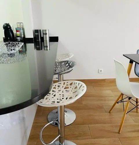 Cosy 1 Bedroom In A Center *