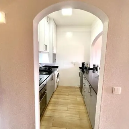 Cosy 1 Bedroom In A Center Appartamento